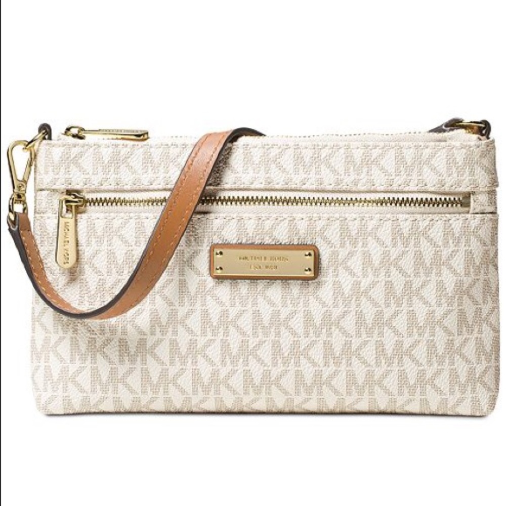 SOLD❗️MICHAEL Michael Kors Large Logo Wristlet